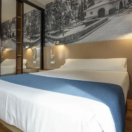 Campus Aparthotel 3*